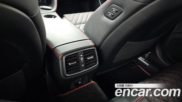 Genesis G70 2021 — Photo 31/34