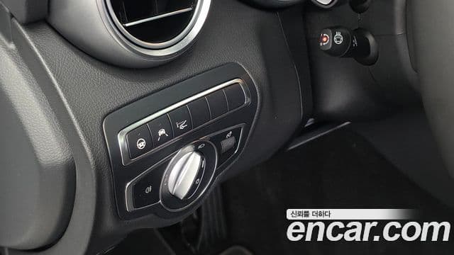 Mercedes-Benz C-Class 2021 — Şəkil 19/20