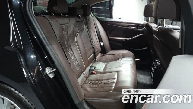 BMW 5 Series 2019 — ფოტო 11/20