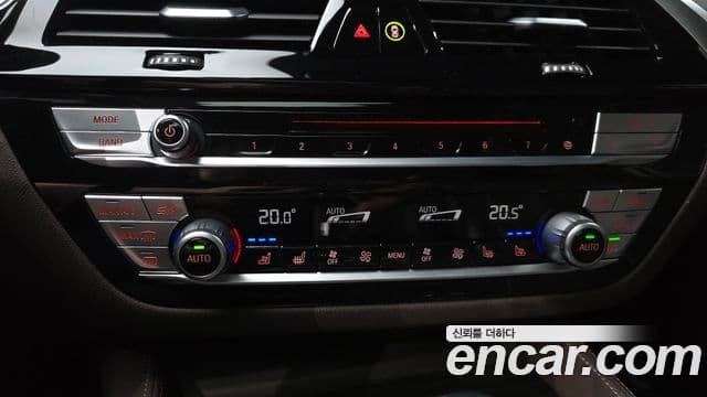 BMW 5 Series 2019 — ფოტო 17/20