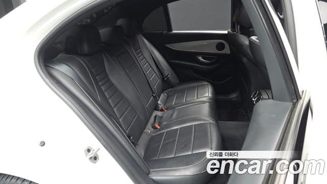 Mercedes-Benz E-Class 2020 — Şəkil 12/20