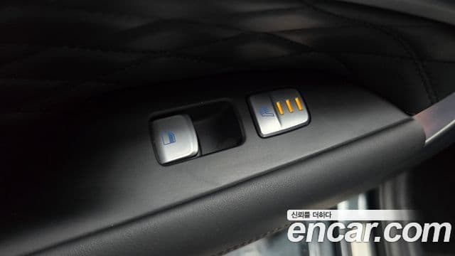 Genesis G70 2018 — ფოტო 17/20
