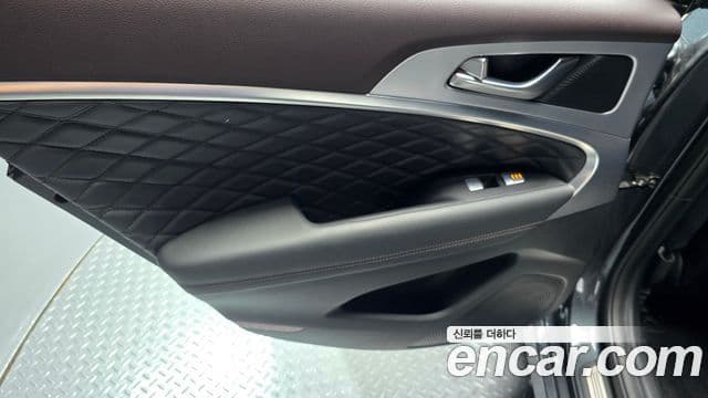 Genesis G70 2018 — Photo 9/30