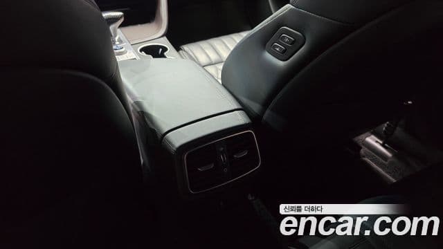 Genesis G70 2018 — Photo 24/30