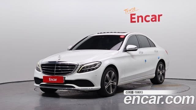 Mercedes-Benz C-Class 2019 — ფოტო 1/20