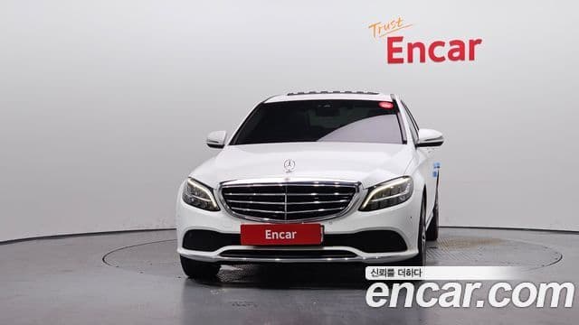 Mercedes-Benz C-Class 2019 — ფოტო 3/20