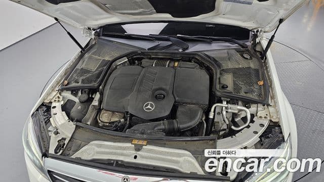 Mercedes-Benz C-Class 2019 — ფოტო 6/20