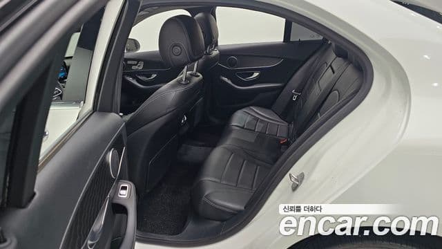 Mercedes-Benz C-Class 2019 — ფოტო 12/20