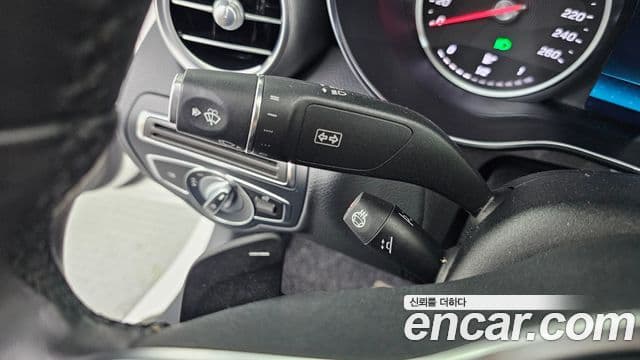 Mercedes-Benz C-Class 2019 — ფოტო 18/20