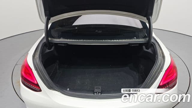 Mercedes-Benz C-Class 2019 — ფოტო 20/20
