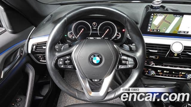 BMW 5 Series 2018 — Şəkil 14/20