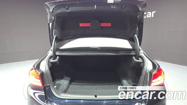 BMW 5 Series 2018 — Şəkil 17/20