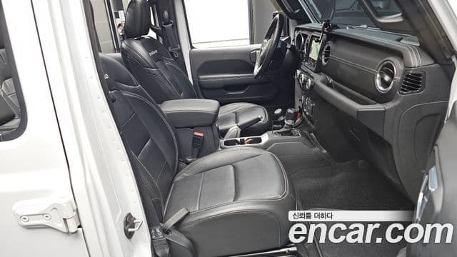 Jeep Wrangler 2022 — Photo 14/29