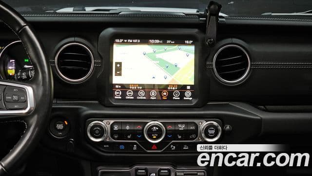 Jeep Wrangler 2022 — Photo 7/29