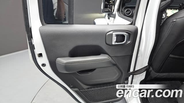 Jeep Wrangler 2022 — Photo 21/29