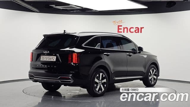 Kia Sorento 2022 — ფოტო 2/20