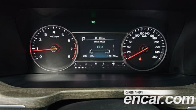 Kia Sorento 2022 — ფოტო 8/20
