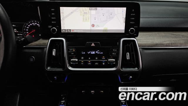 Kia Sorento 2022 — ფოტო 14/20
