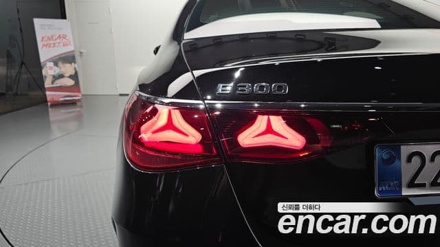 Mercedes-Benz E-Class 2025 — Photo 4/32