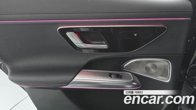 Mercedes-Benz E-Class 2025 — Photo 2/32