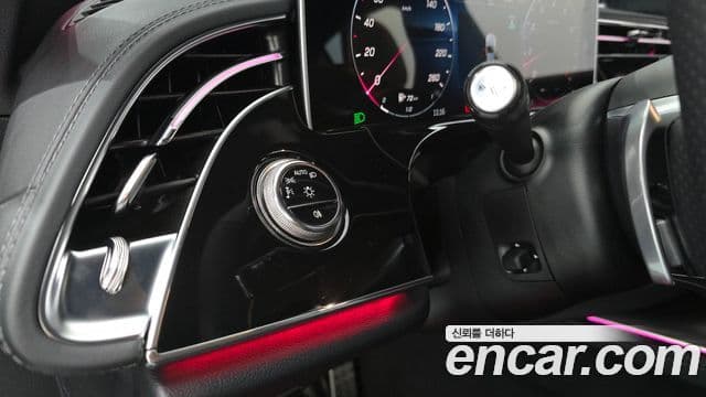 Mercedes-Benz E-Class 2025 — Photo 31/32