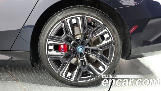 BMW i5 2023 — Photo 3/36