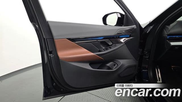 BMW i5 2023 — Photo 32/36