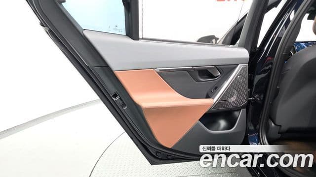 BMW i5 2023 — Photo 22/36