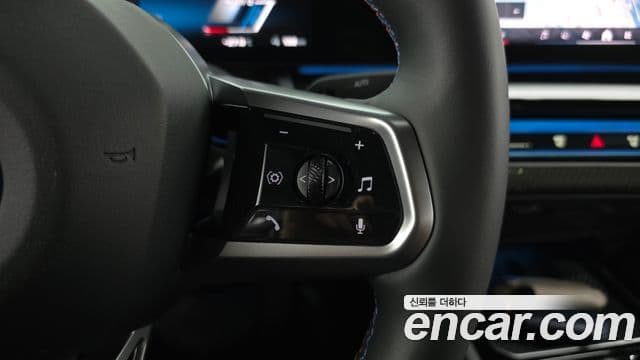 BMW i5 2023 — Photo 30/36