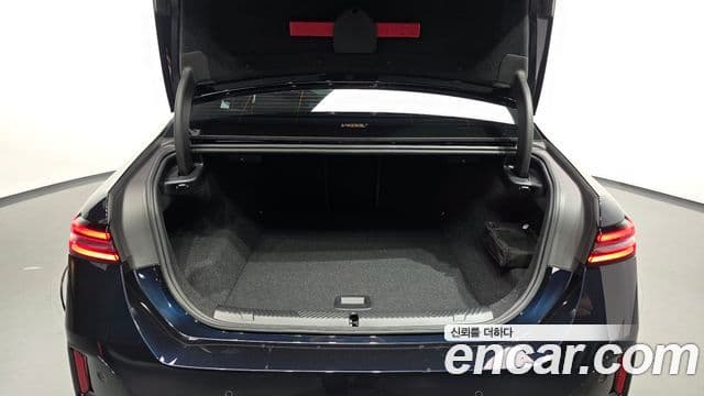 BMW i5 2023 — Photo 6/36