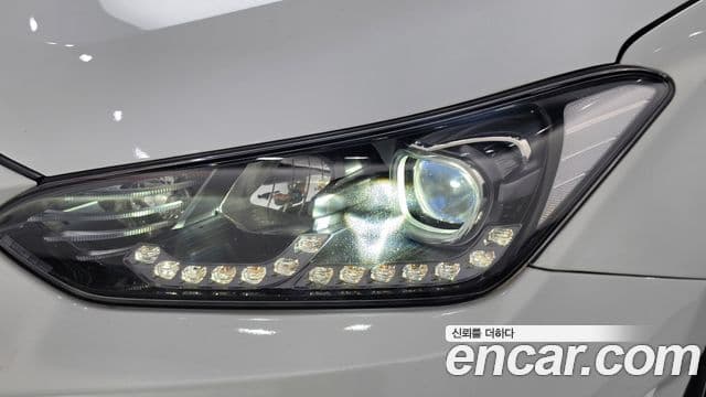 Hyundai Veloster 2020 — Photo 16/33
