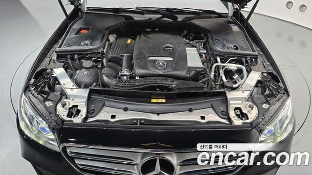 Mercedes-Benz E-Class 2019 — ფოტო 6/20