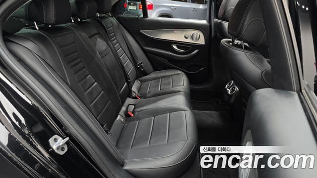 Mercedes-Benz E-Class 2019 — ფოტო 11/20