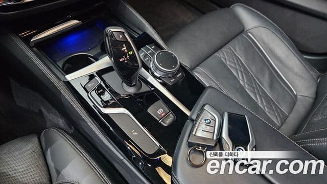 BMW 5 Series 2019 — Фото 9/20