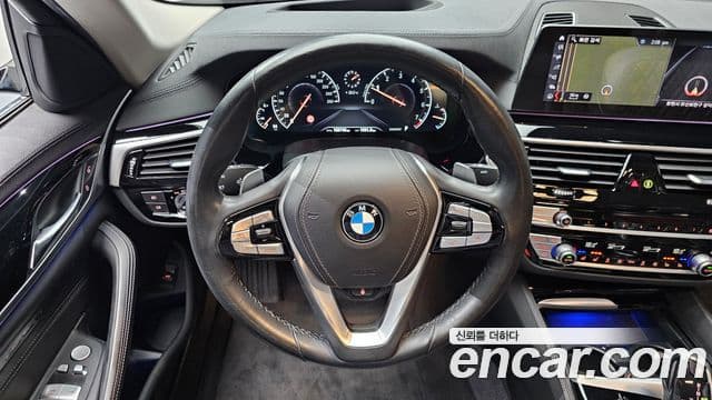 BMW 5 Series 2019 — Фото 13/20