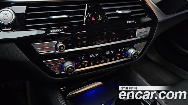 BMW 5 Series 2019 — Фото 17/20