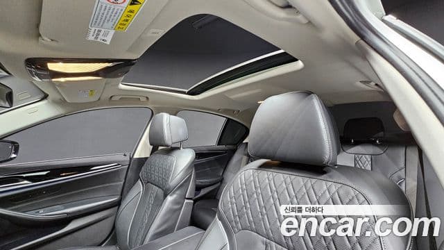 BMW 5 Series 2019 — Фото 18/20