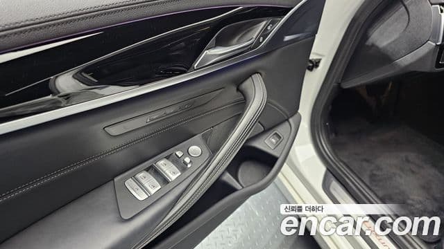 BMW 5 Series 2019 — Photo 3/36