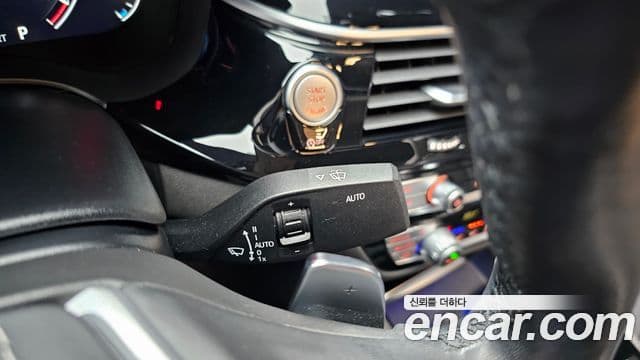 BMW 5 Series 2019 — Photo 4/36