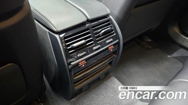 BMW 5 Series 2019 — Photo 26/36