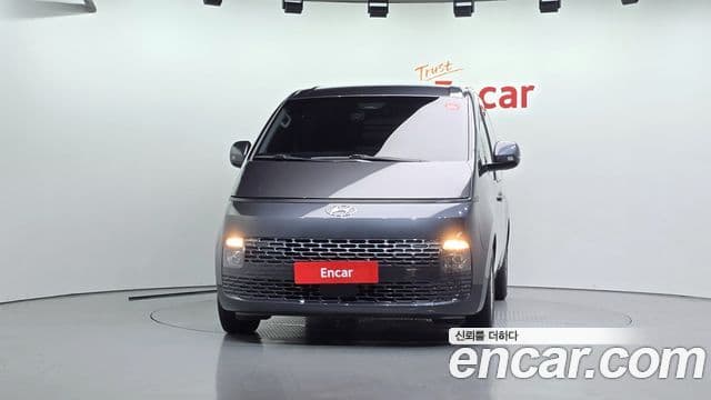 Hyundai Staria 2023 — ფოტო 3/20