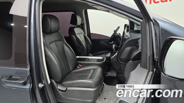 Hyundai Staria 2023 — ფოტო 11/20