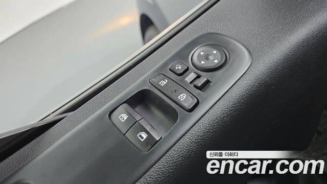 Hyundai Staria 2023 — ფოტო 14/20