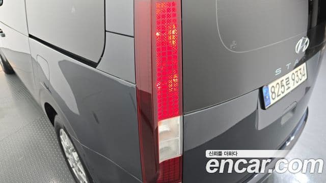 Hyundai Staria 2023 — ფოტო 12/30