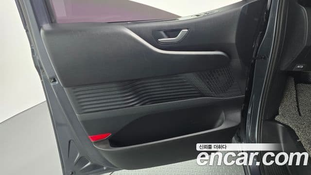 Hyundai Staria 2023 — ფოტო 23/30