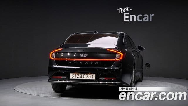 Hyundai Sonata 2022 — ფოტო 4/20