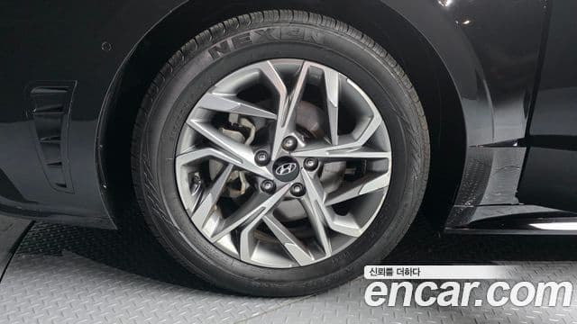 Hyundai Sonata 2022 — ფოტო 5/20
