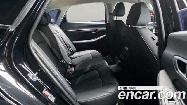 Hyundai Sonata 2022 — ფოტო 11/20