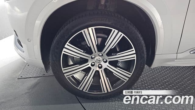 Volvo XC90 2023 — Photo 17/20