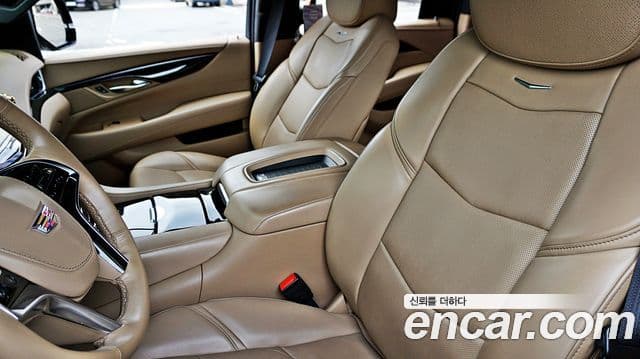 Cadillac Escalade 2019 — ფოტო 12/20